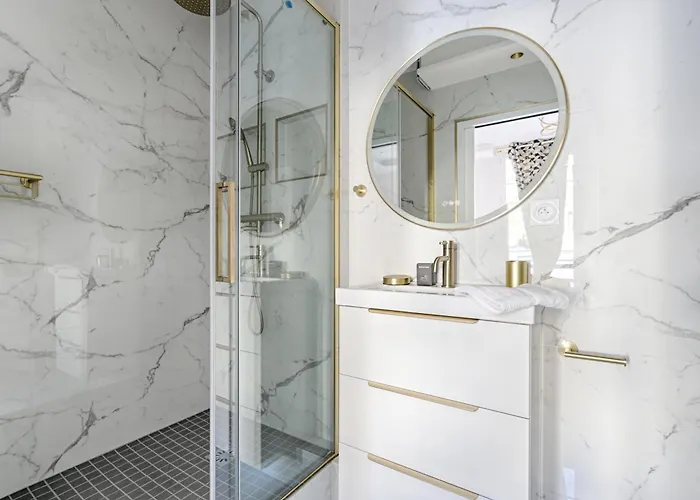 Apartament De Charme Proche De La Tour Eiffel Paryż