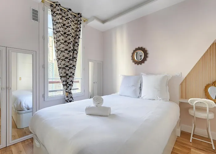 Apartament De Charme Proche De La Tour Eiffel Paryż